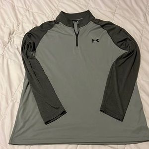 Large Under Armour training top